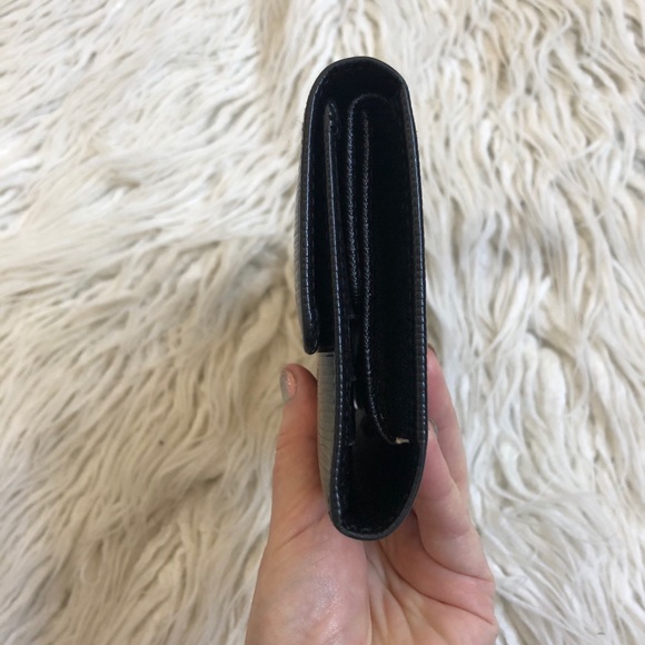 SOLDLOUIS VUITTON Epi Leather International Wallet - Picture 4 of 11